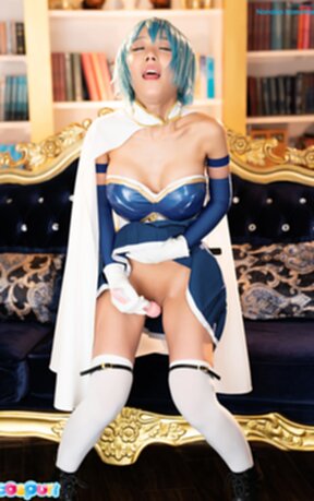 Nanako Nanahara masturbates with vibrator on couch