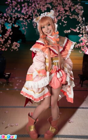 Misa showing her shaved pussy and nice ass