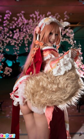 Misa showing her shaved pussy and nice ass